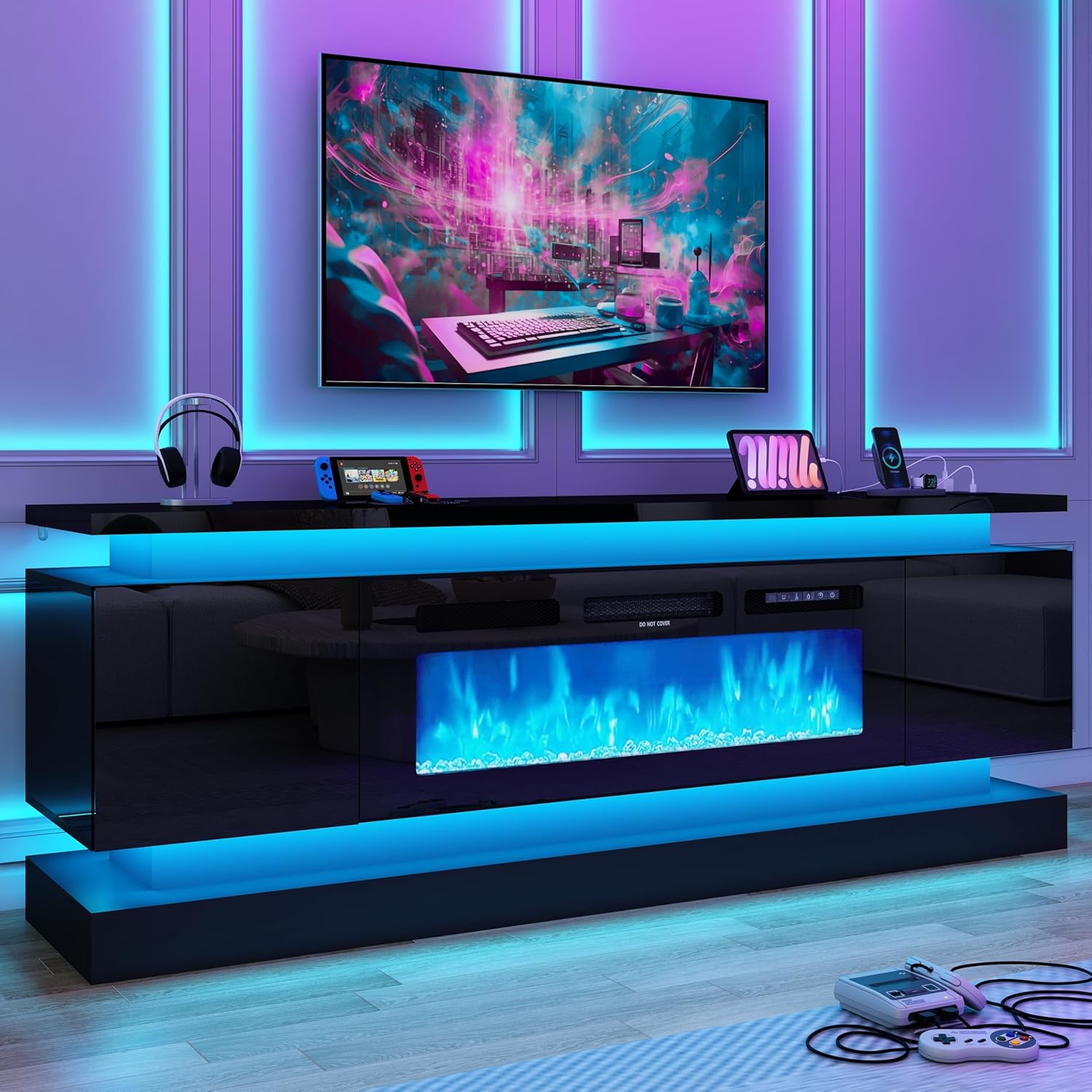 Gaming Console Room - 71インチLEDテレビスタンド、40インチ暖炉用電源コンセント付き、85/80/75インチテレビ対応、高光沢モダンTVメディアコンソール、ゲーム用